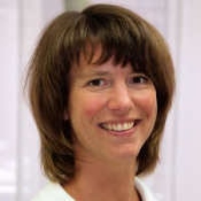 Frau Dr. Daniela Schneider